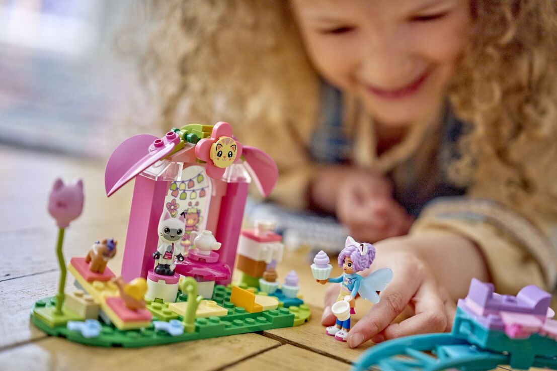 LEGO® Gabby's Dollhouse Fairy Roller Coaster & Tea Party (11214) (7)