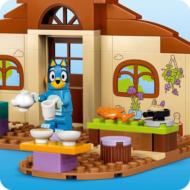 LEGO® Bluey School With Rusty And Bluey (11221) (3)