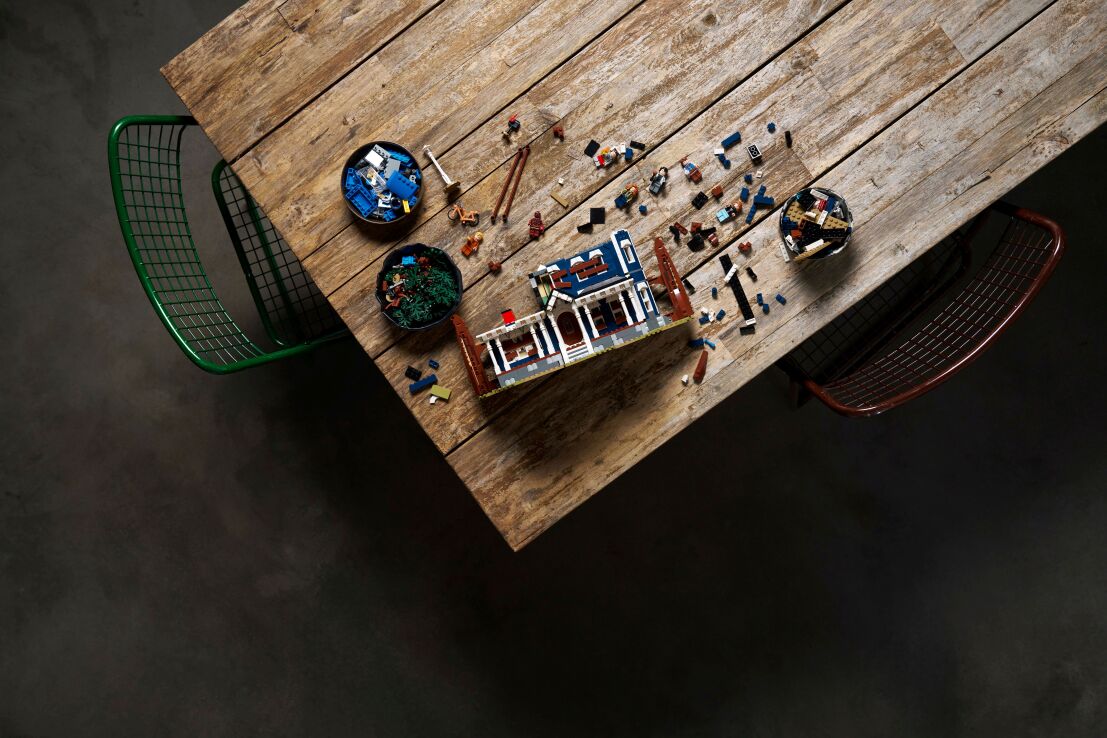 LEGO Icons Stranger Things: The Creel House (11370) (9)