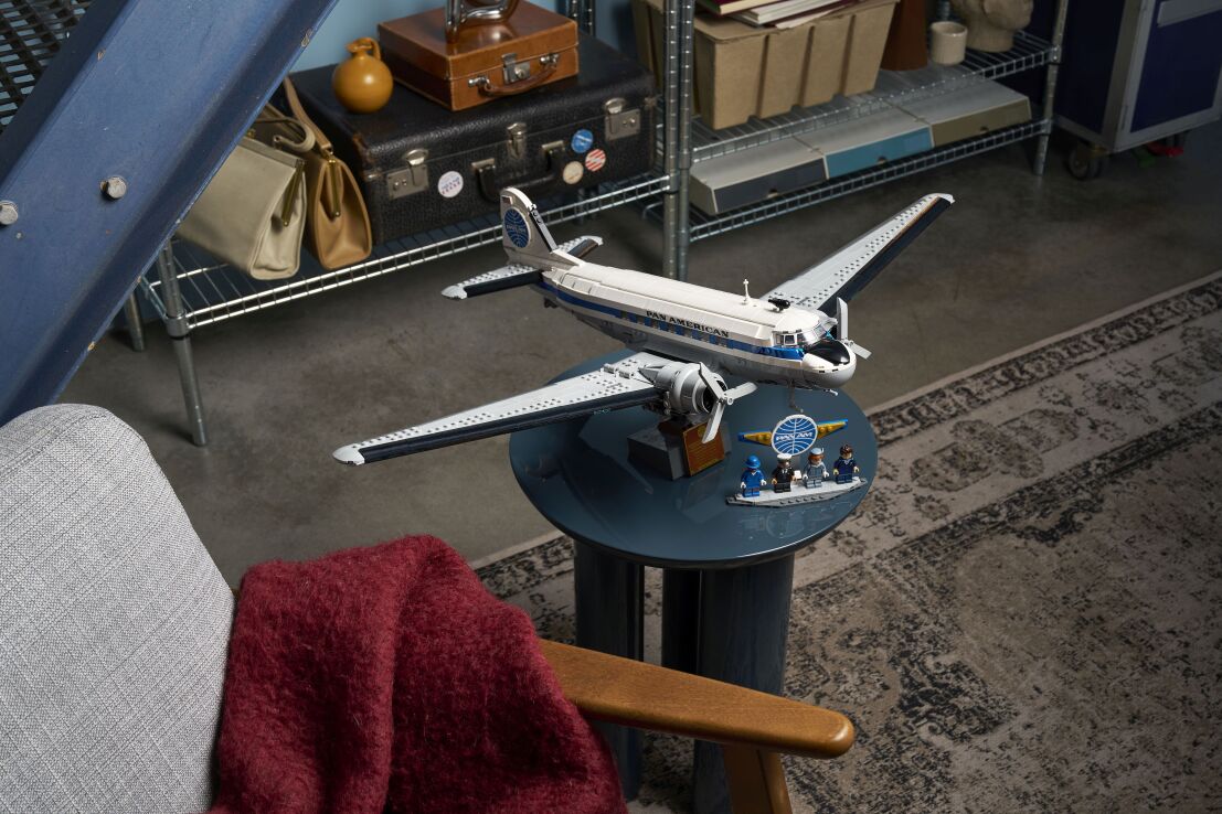 LEGO® Icons Douglas DC3 Panam Airliner (11378) (12)