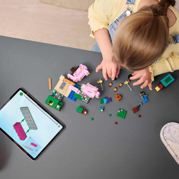 LEGO Minecraft The Cherry Blossom Garden (21260) (5)