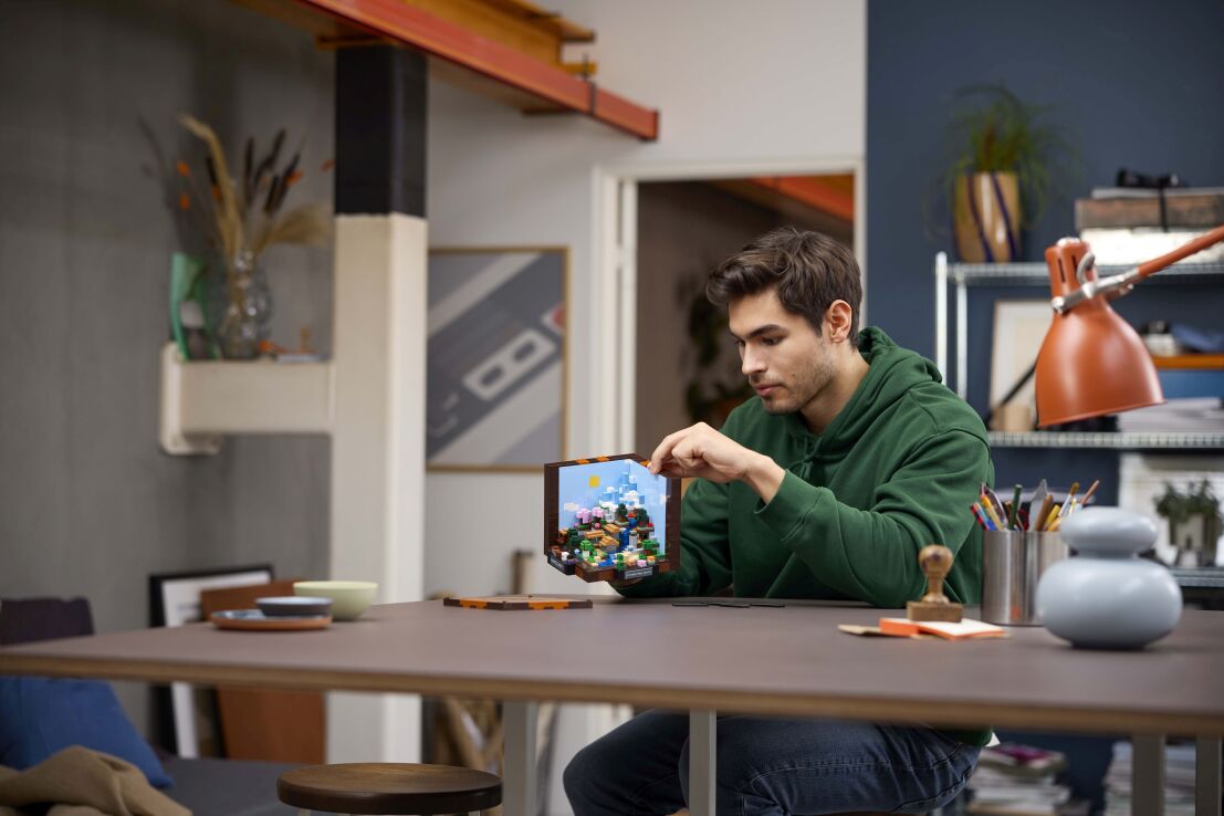 LEGO Minecraft The Crafting Table (21265) (10)