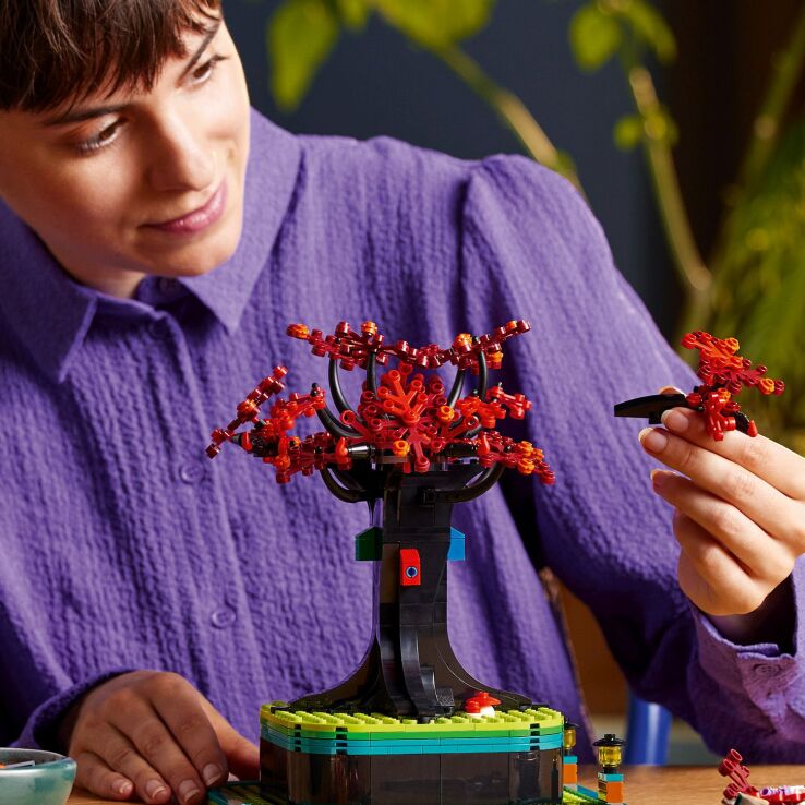 LEGO Ideas Family Tree (21346) (8)