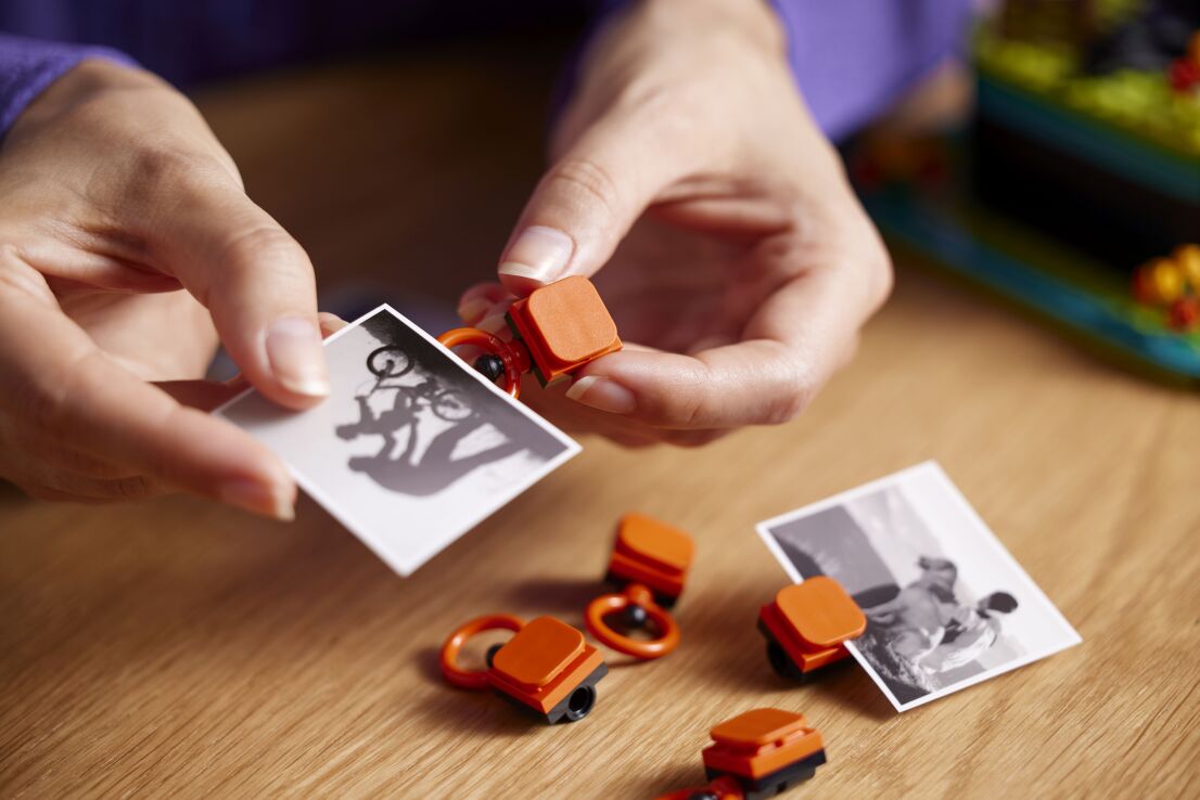 LEGO Ideas Family Tree (21346) (9)