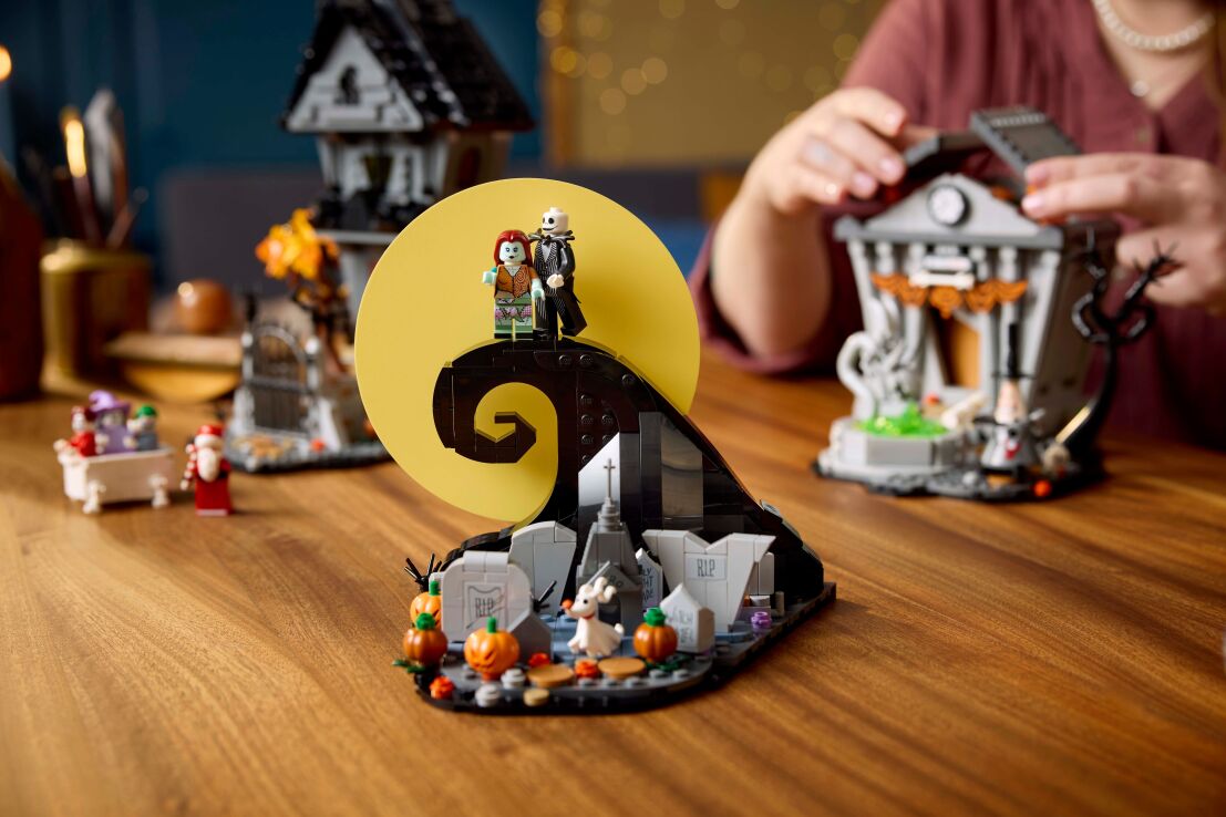 LEGO Ideas Disney Tim Burton's The Nightmare Before Xmas (21351) (12)
