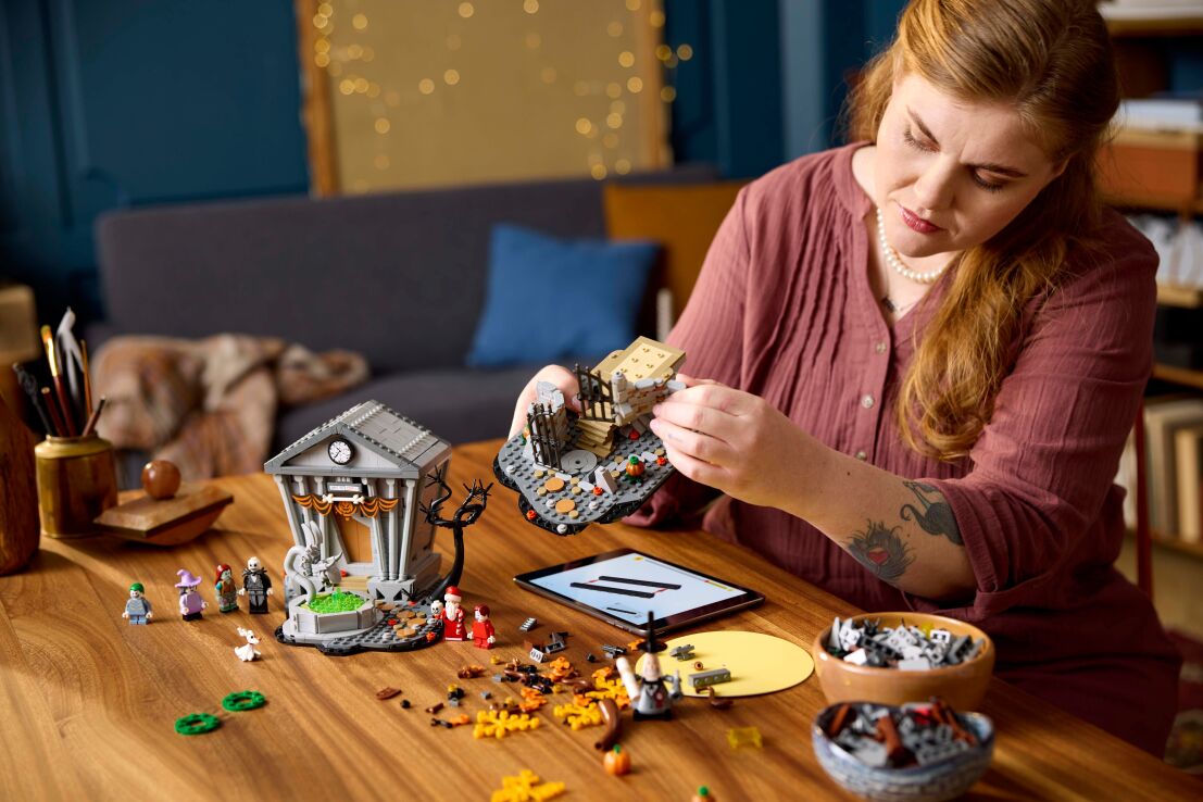 LEGO Ideas Disney Tim Burton's The Nightmare Before Xmas (21351) (9)