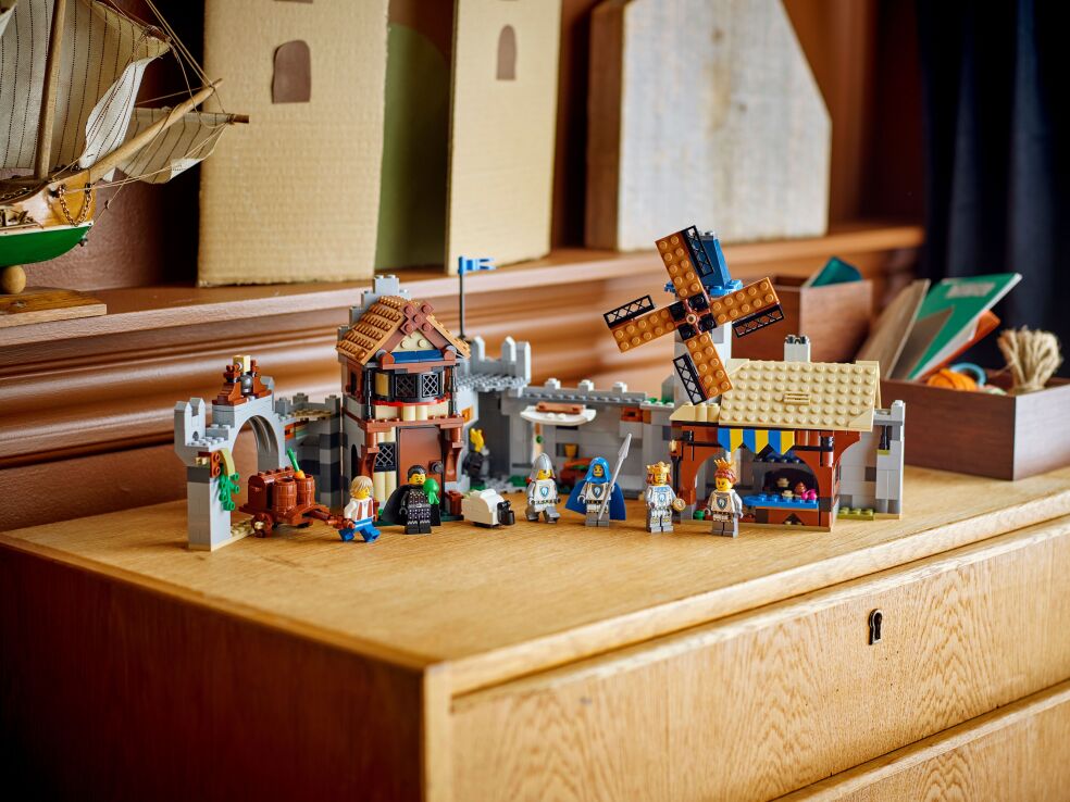 LEGO Creator 3in1 Medieval Horse Knight Castle (31168) (4)