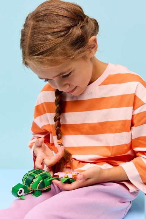 LEGO Creator 3in1 Turtle With A Water Lily Flower (31377) (9)