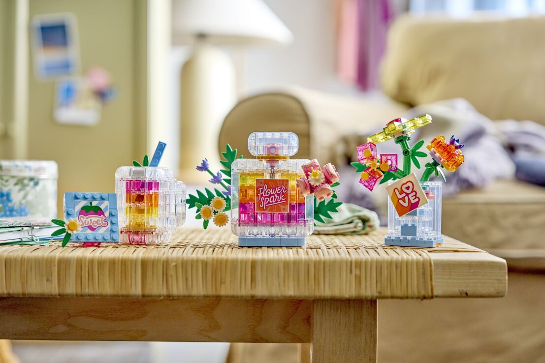 LEGO® Creator 3in1 Floral Decor Perfume Bottle (31383) (11)
