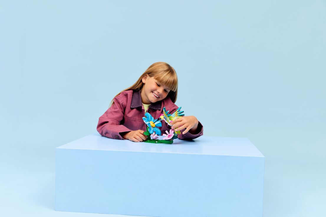 LEGO Creator 3in1 Wild Animals: Colorful Hummingbird (31384) (5)