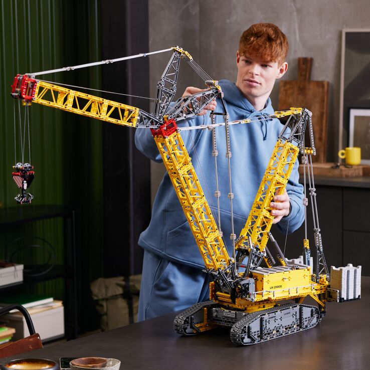 LEGO® Technic Liebherr Crawler Crane LR 13000 (42146) (6)