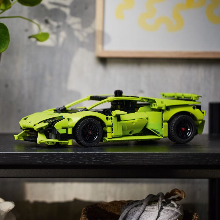 LEGO Technic Lamborghini Huracan Tecnica (42161) (8)
