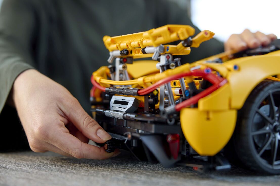 LEGO Technic McLaren P1 (42172) (10)
