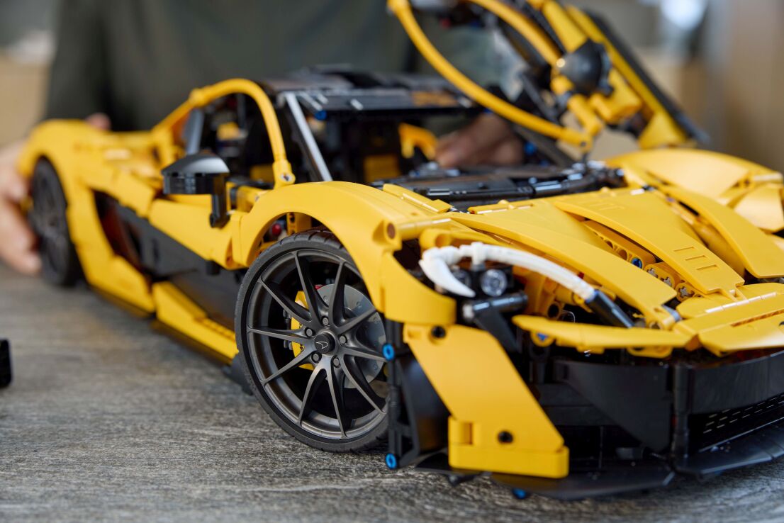 LEGO Technic McLaren P1 (42172) (9)