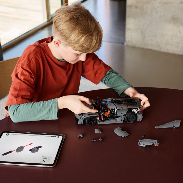 LEGO Technic Koenigsegg Jesko Absolut Grey Hypercar (42173) (5)