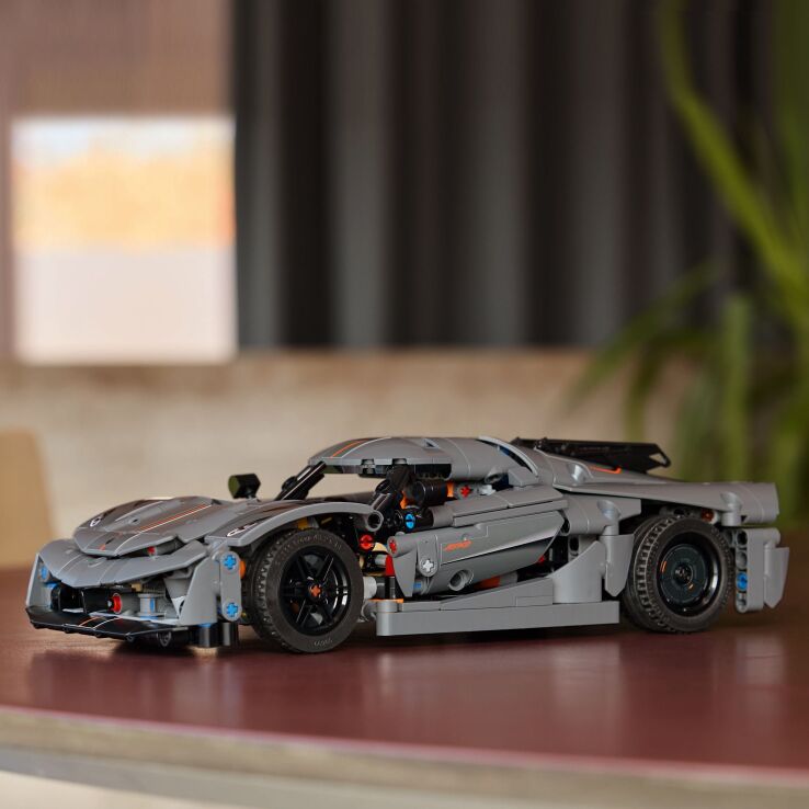 LEGO Technic Koenigsegg Jesko Absolut Grey Hypercar (42173) (9)