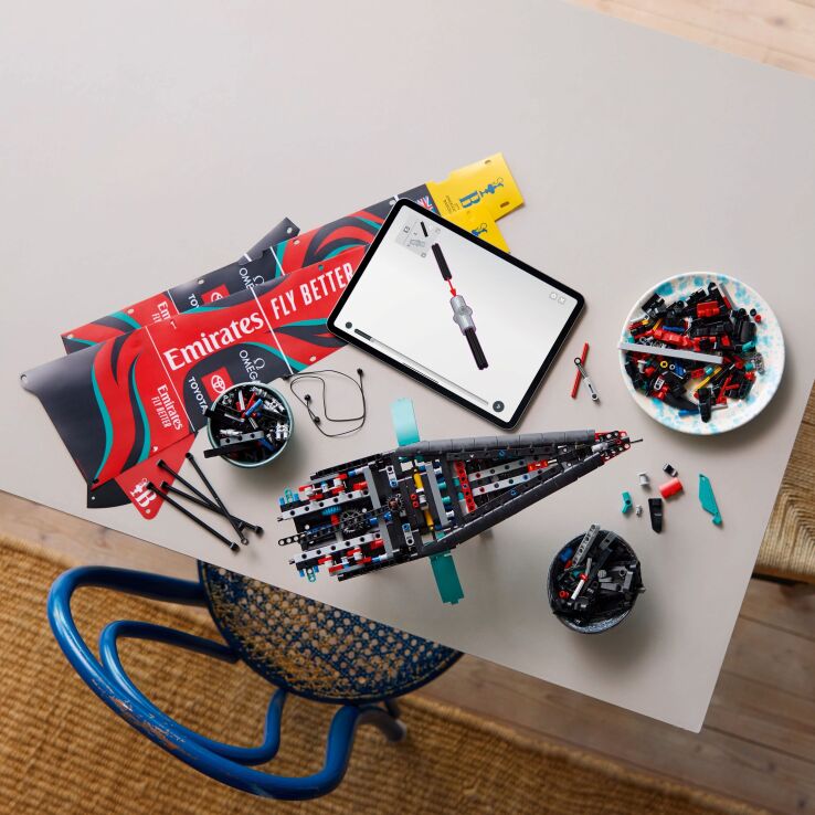 LEGO Technic Emirates Team Naw Zealand AC75 Yacht (42174) (2)