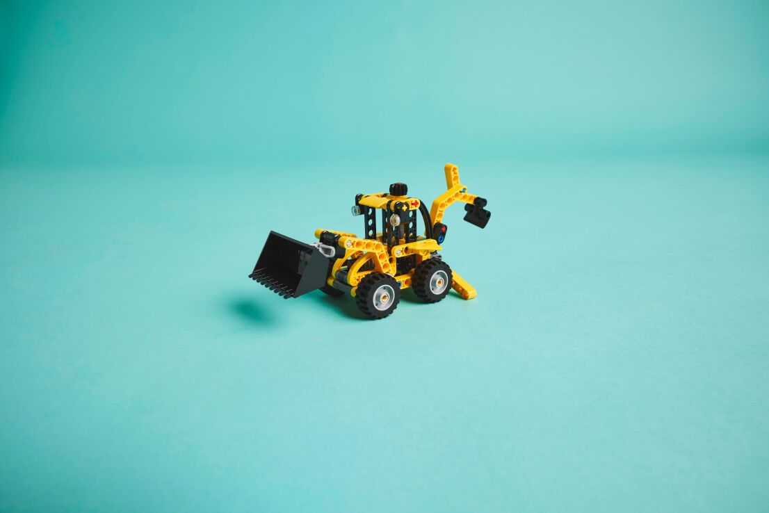 LEGO Technic Backhoe Loader (42197) (8)