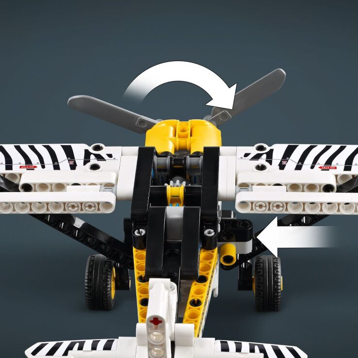 LEGO Technic Bush Plane (42198) (2)