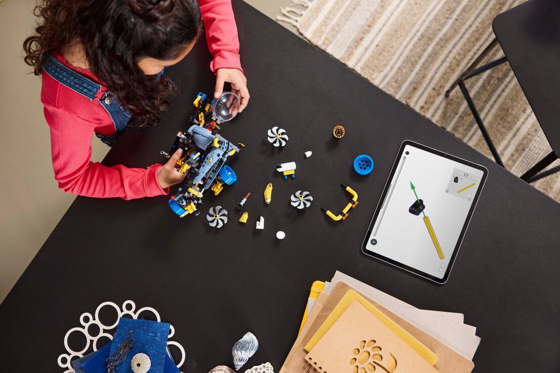 LEGO Technic Deep-Sea Research Submarine (42201) (5)