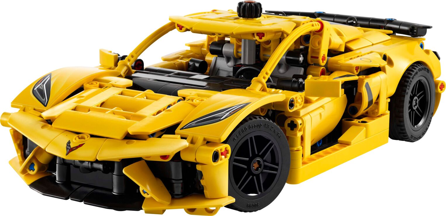 LEGO Technic Chevrolet Corvette Stingray (42205) (1)