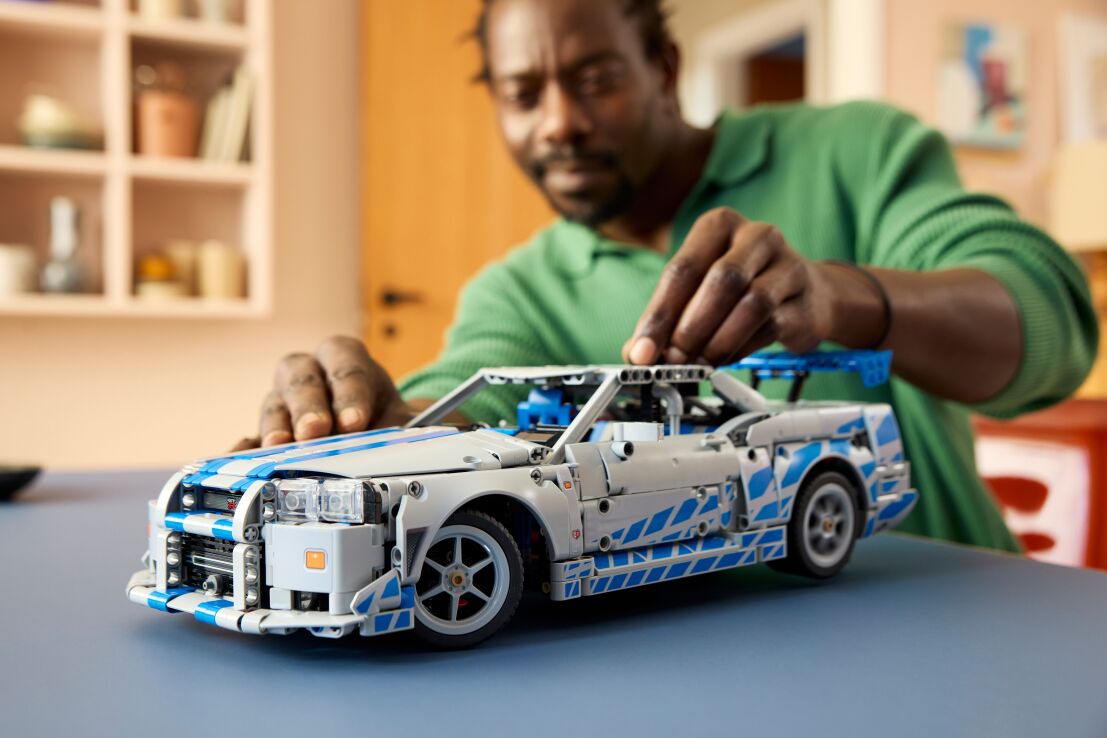 LEGO Technic 2 Fast 2 Furious Nissan Skyline GT-R (R34) (42210) (8)