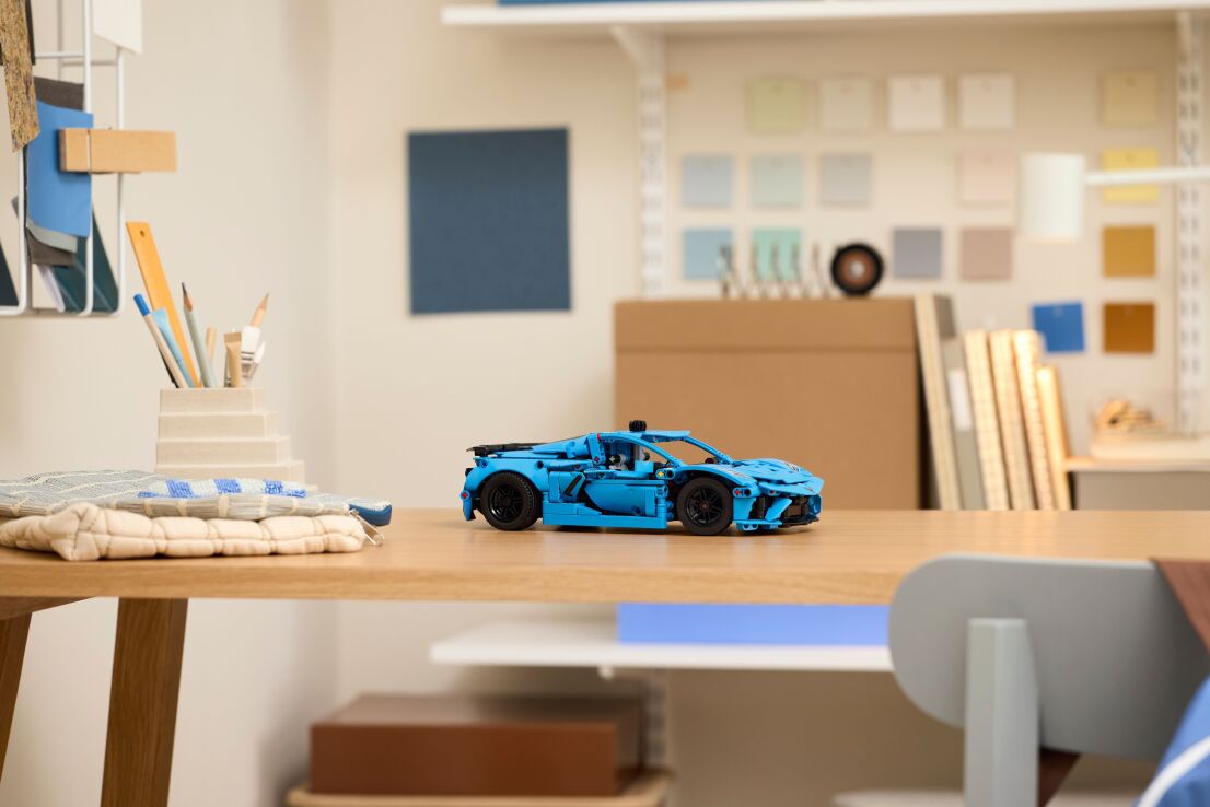 LEGO Technic Chevrolet Corvette Stingray Blue (42217) (9)