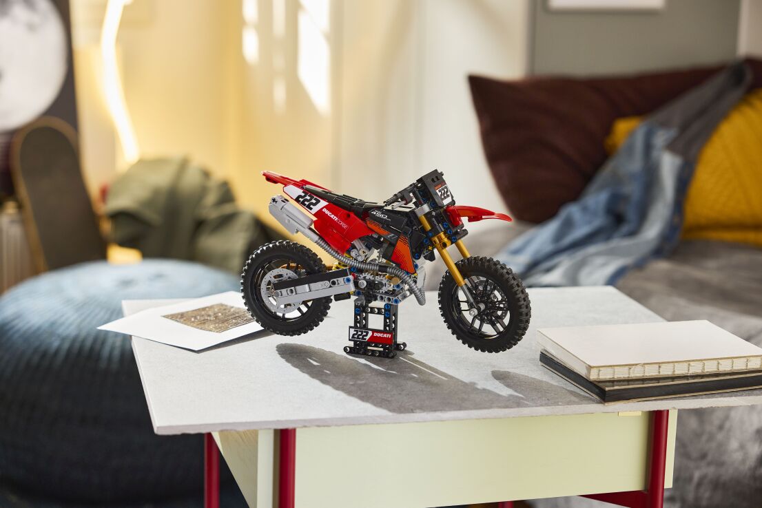 LEGO® Technic Ducati Desmo450 MX Factory Motorcycle (42238) (7)