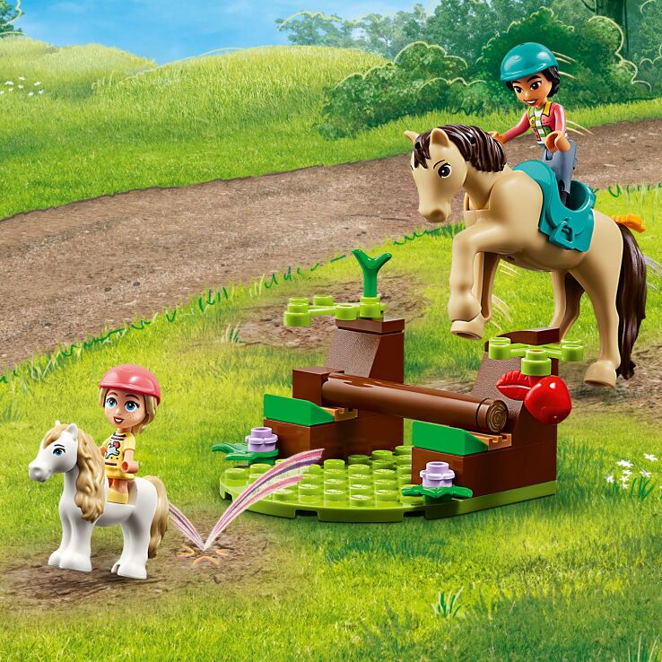 LEGO Friends Horse & Pony Trailer (42634) (4)