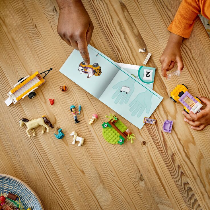 LEGO Friends Horse & Pony Trailer (42634) (5)