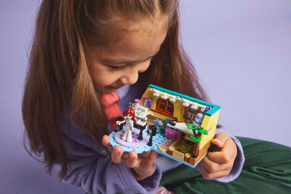 LEGO Friends Paisley's Room (42647) (8)