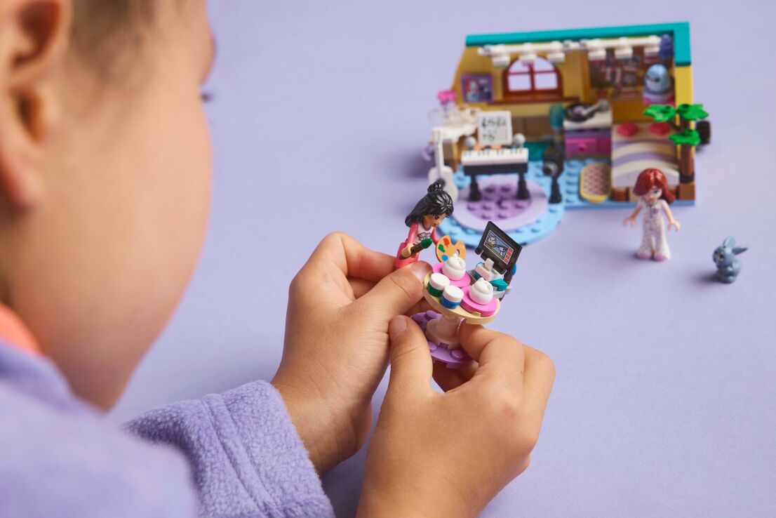 LEGO Friends Paisley's Room (42647) (9)