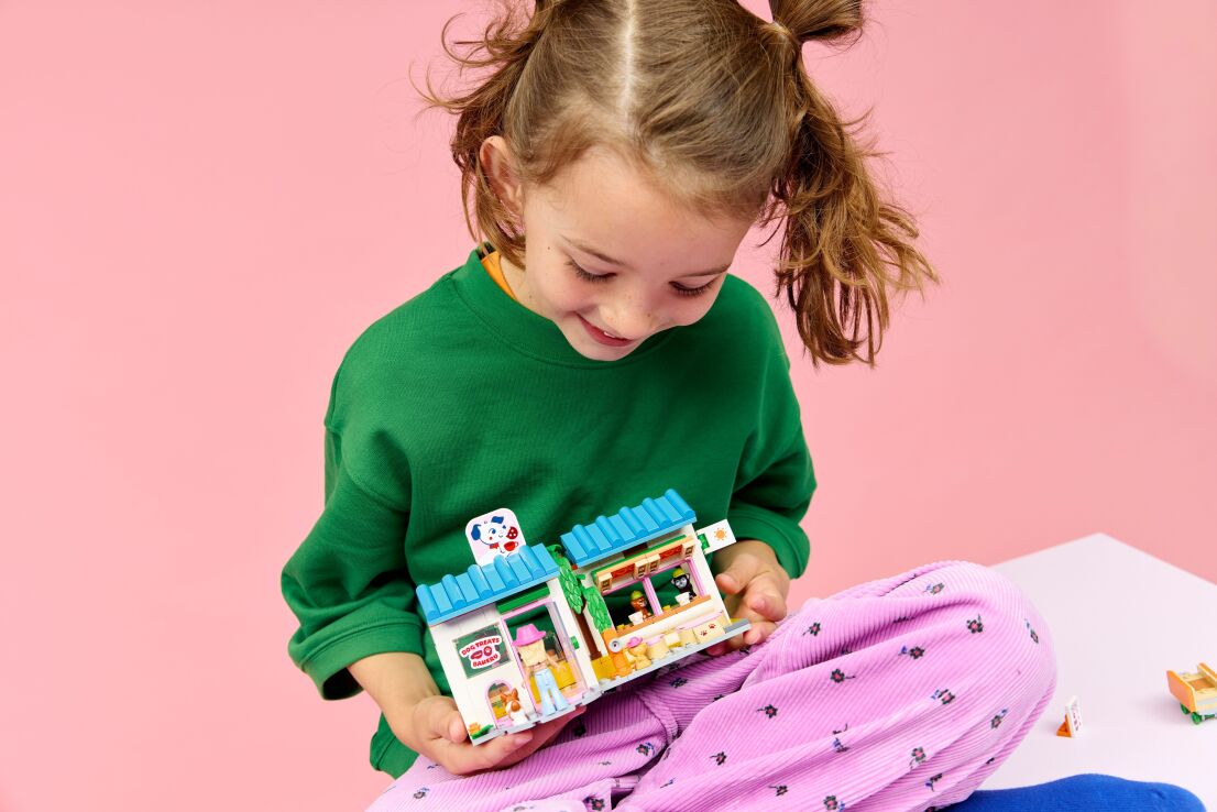 LEGO Friends Dog Treats Bakery (42677) (11)