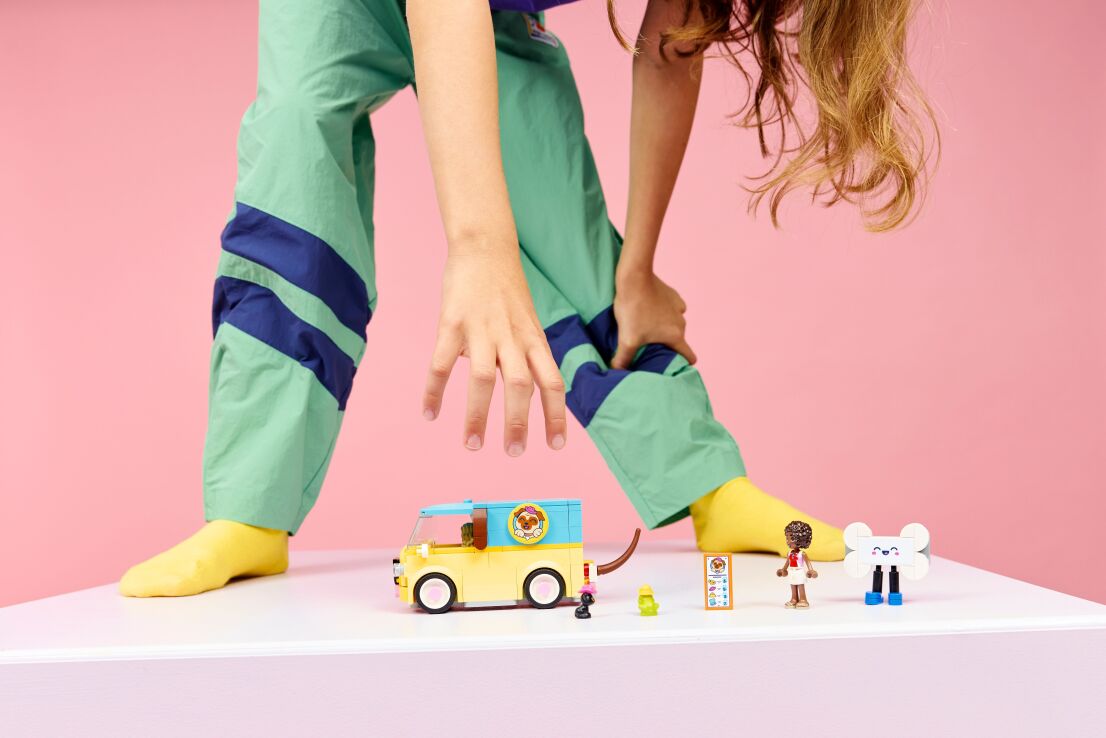 LEGO Friends Pet Accesories Van (42678) (8)