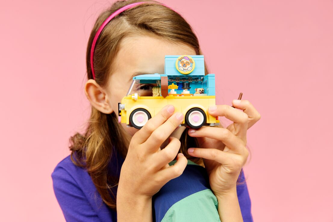 LEGO Friends Pet Accesories Van (42678) (9)