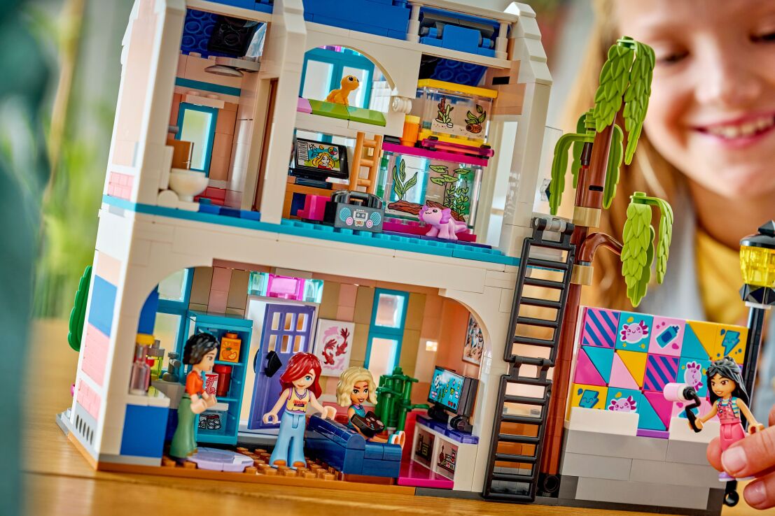 LEGO Friends Liann's Family House (42687) (7)