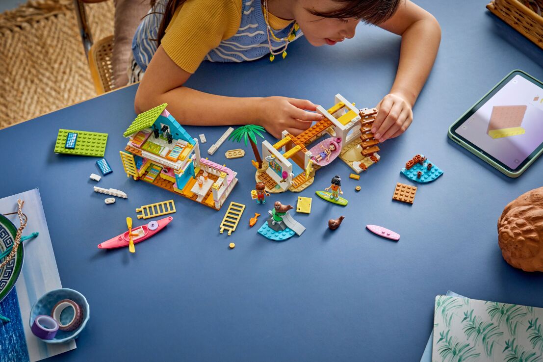 LEGO Friends Beach House With Seals (42699) (5)