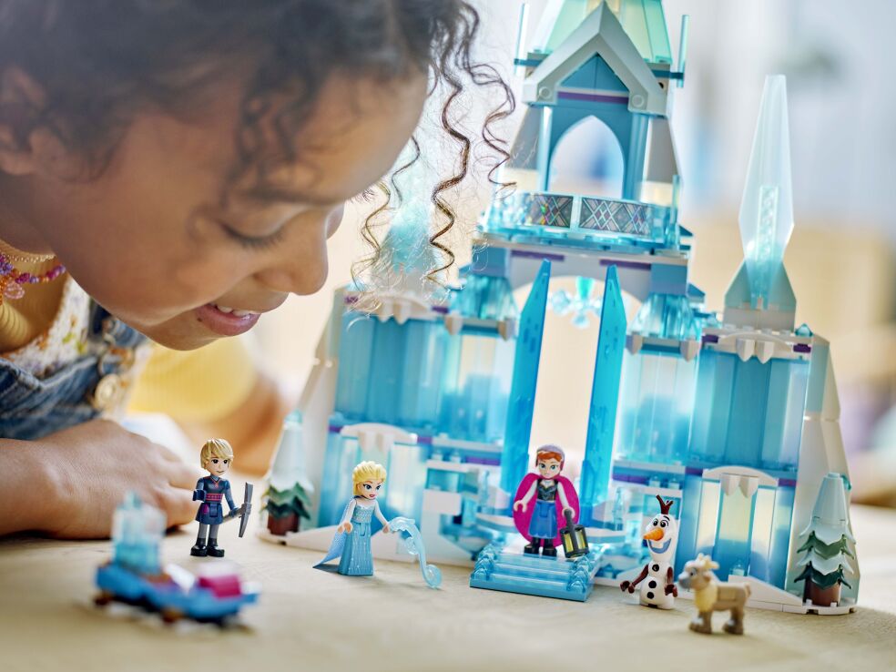 LEGO Disney Princess Elsa's Ice Palace (43244) (7)