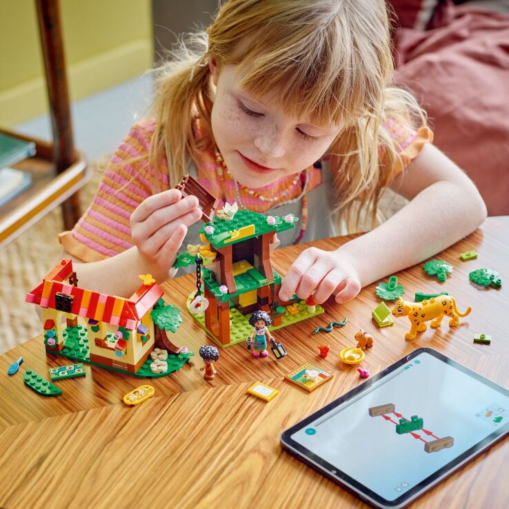 LEGO® Disney Antonio's Animal Sanctuary (43251) (5)