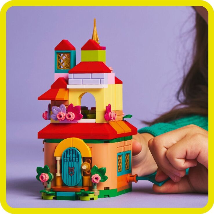 LEGO Disney Encanto Mini House (43261) (2)