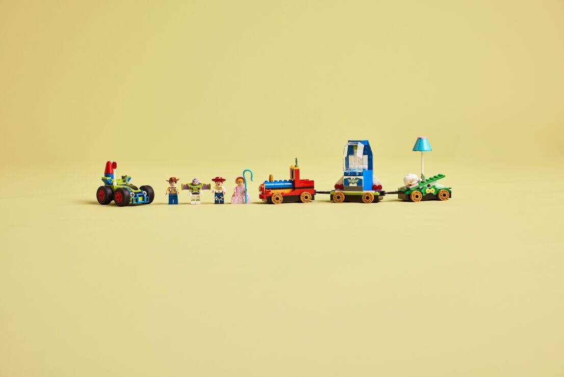 LEGO Disney Toy Story Celebration Train & RC Car (43264) (9)