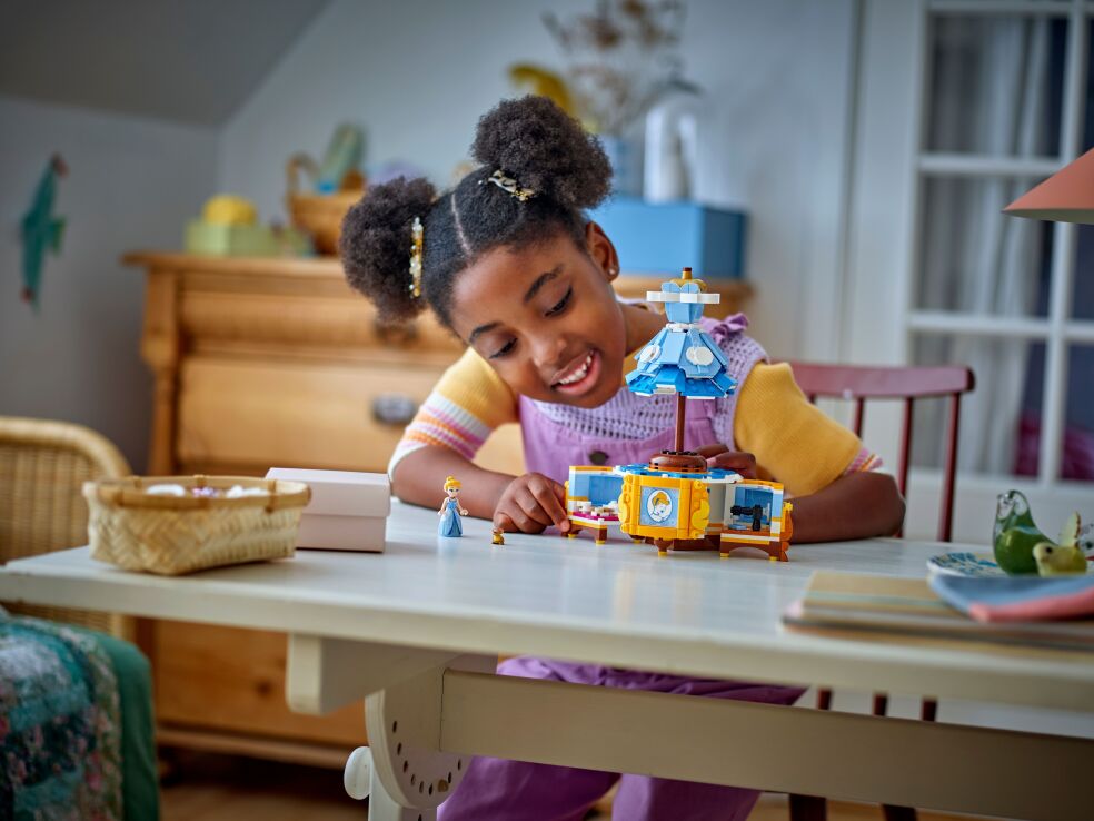 LEGO Disney Princess Cinderella's Dress (43266) (6)