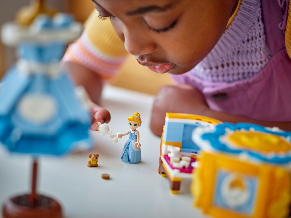 LEGO Disney Princess Cinderella's Dress (43266) (7)