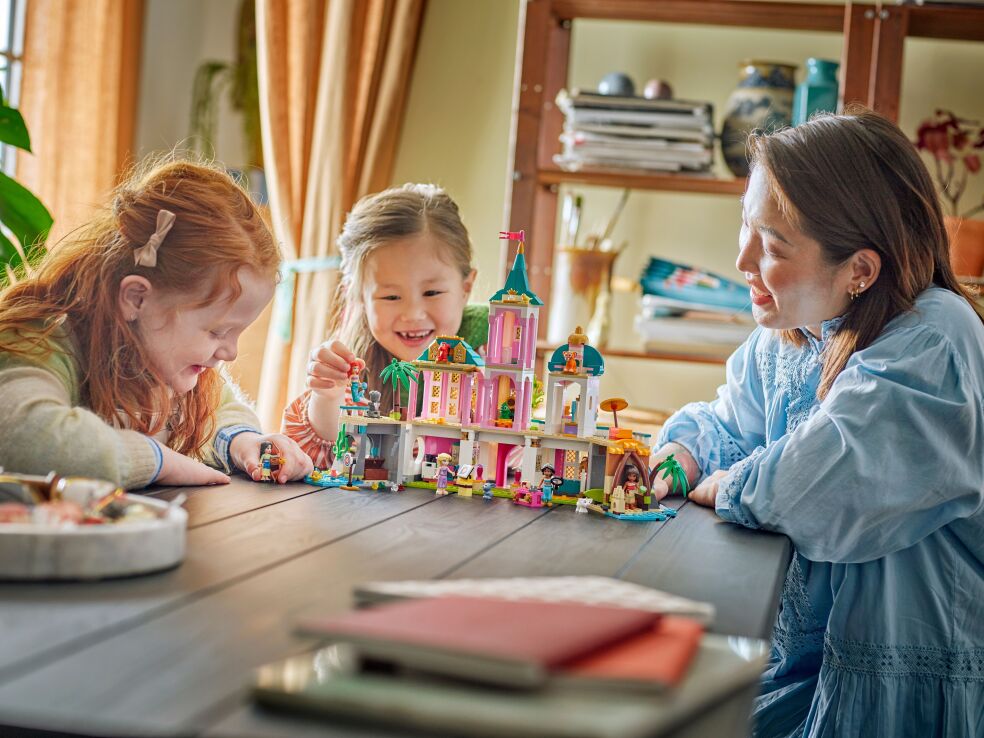 LEGO Disney Princess Castle & Royal Pets (43267) (6)