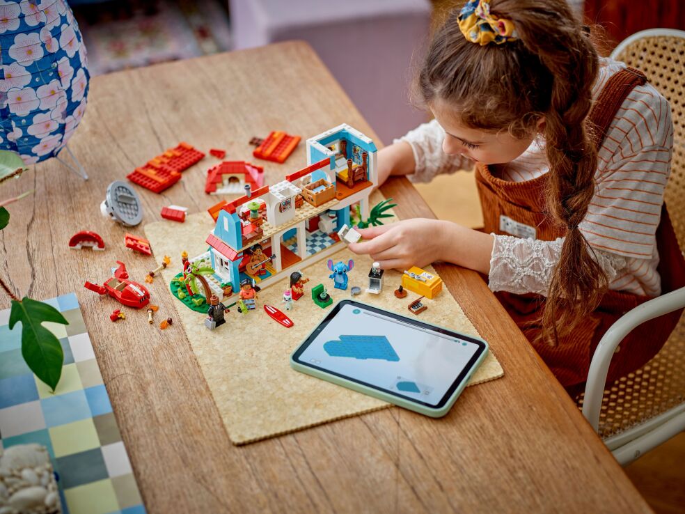 LEGO Disney Lilo & Stitch Beach House (43268) (5)