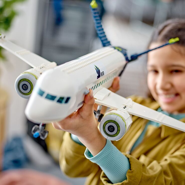 LEGO City Passenger Airplane (60367) (2)