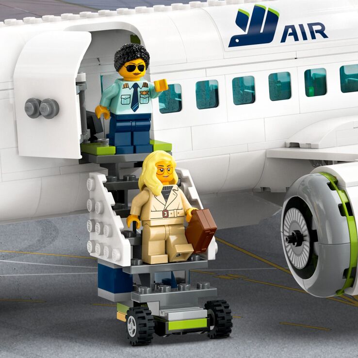 LEGO City Passenger Airplane (60367) (6)