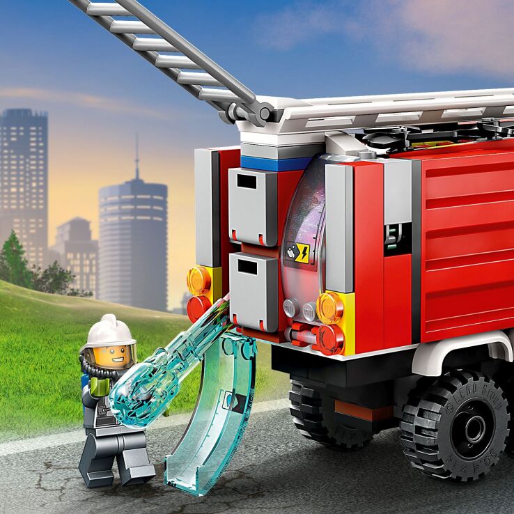 LEGO® City Fire Command Truck (60374) (3)