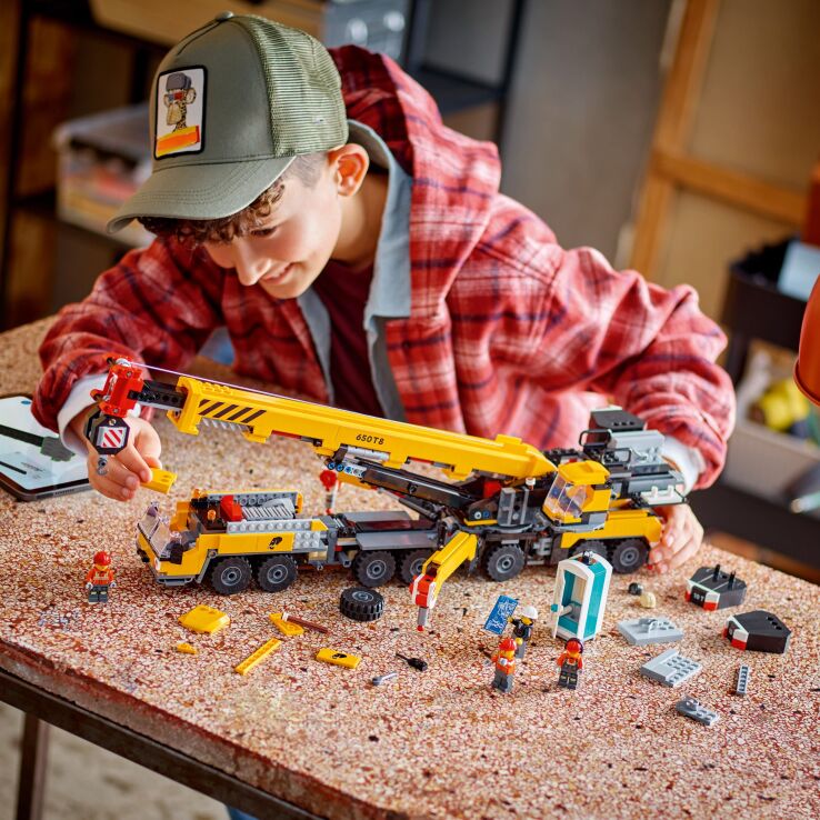 LEGO City Yellow Mobile Construction Crane (60409) (8)