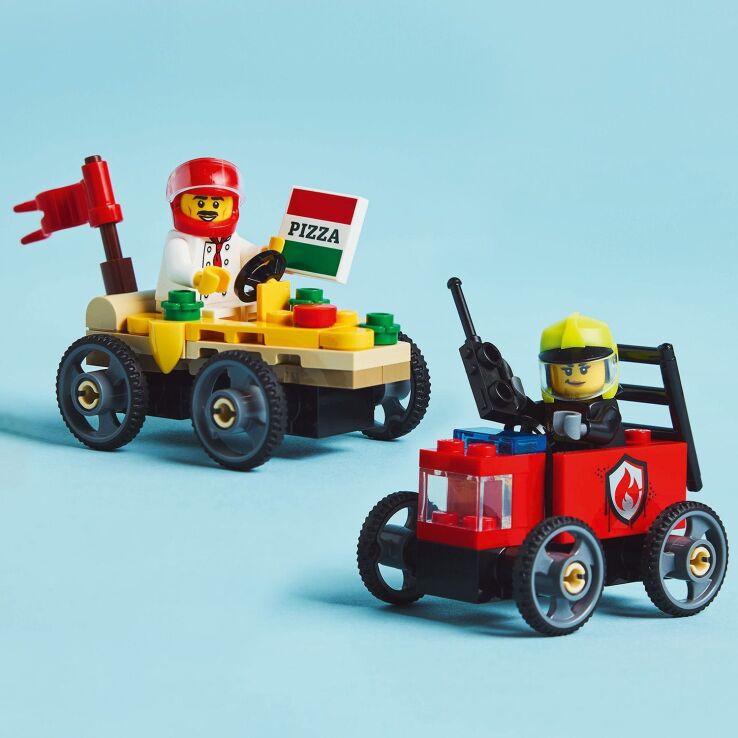 LEGO City Pizza vs. Fire Truck Race Car (60458) (4)